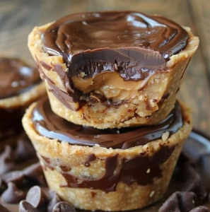 Mini Chocolate Peanut Butter Pies