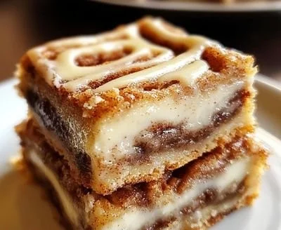 Indulge in Irresistible Cinnamon Roll Bliss Bars Today!